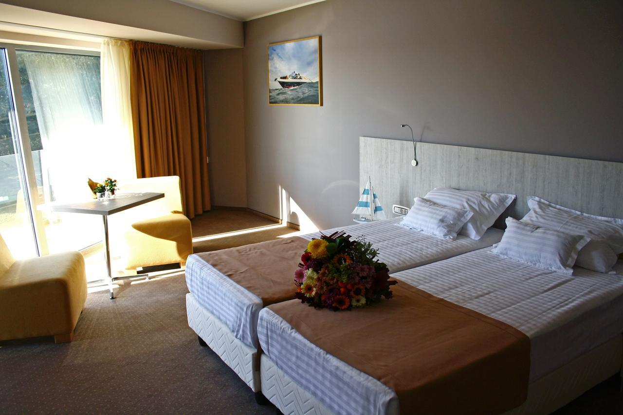 Nemo Hotel Braila Exterior photo